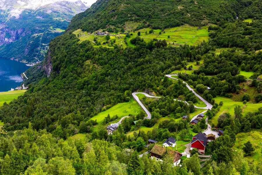 Hop On – Hop Off By Bus In Geiranger, Norway | Hekla.com