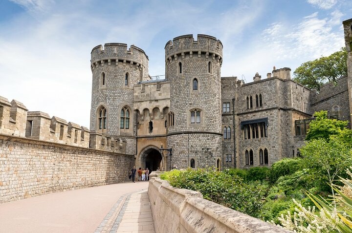 Hampton Court And Windsor Castle Day Trip From London With Entrances ...