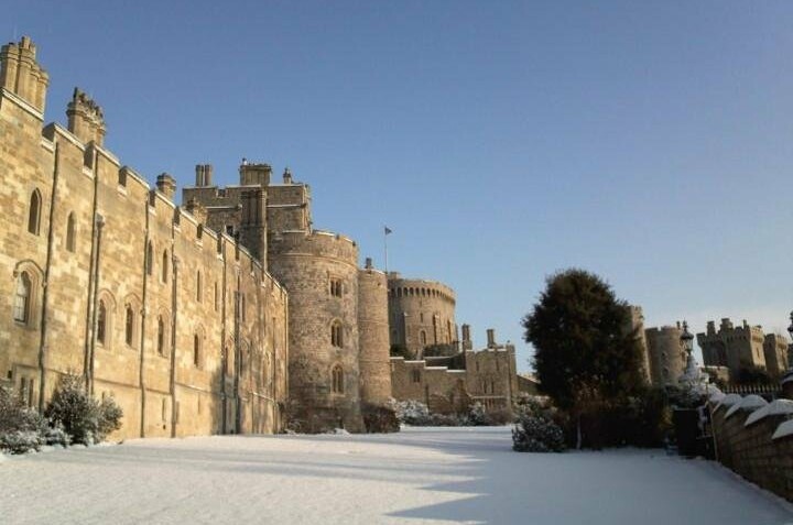 Hampton Court And Windsor Castle Day Trip From London With Entrances ...