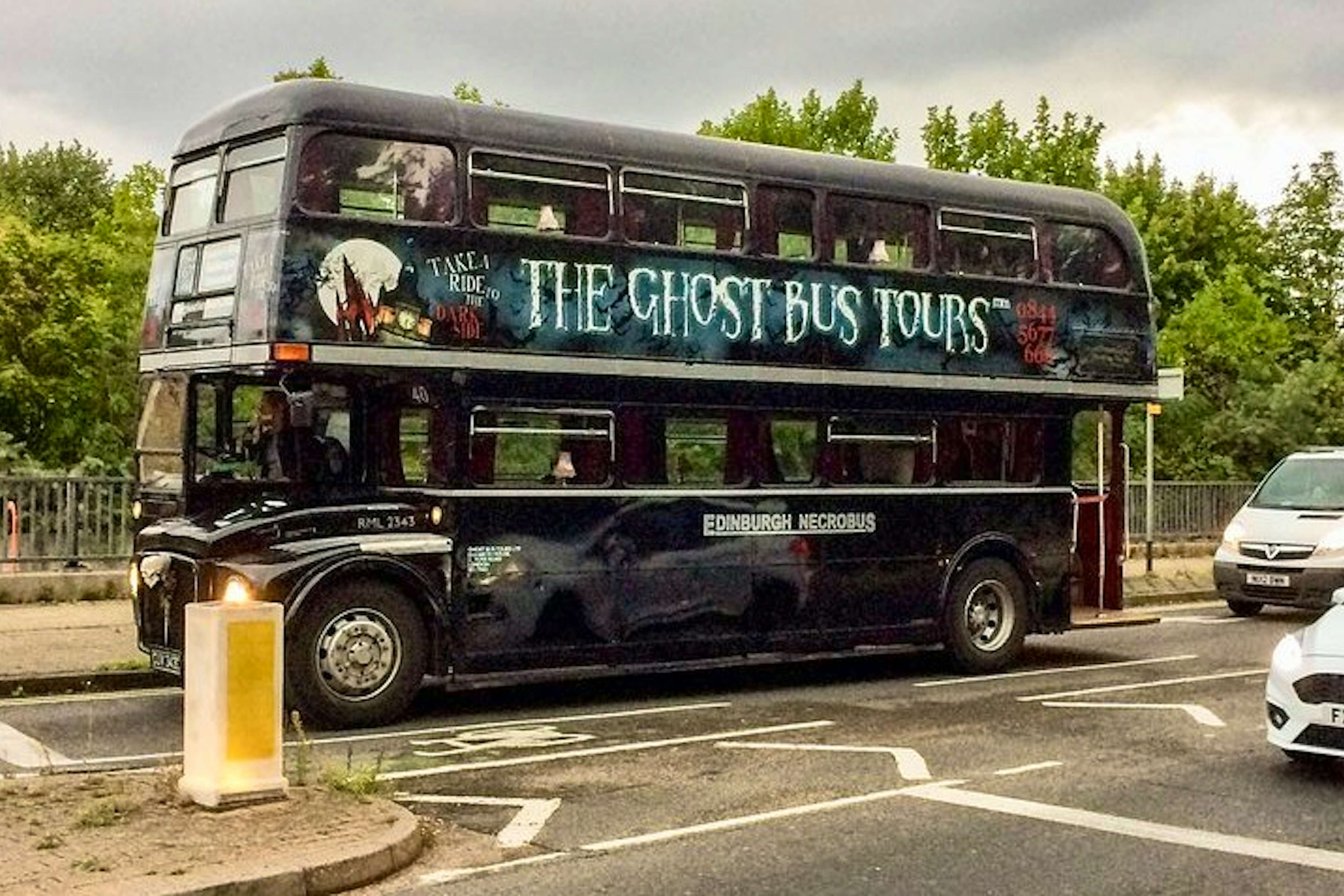 bus tour haunted house